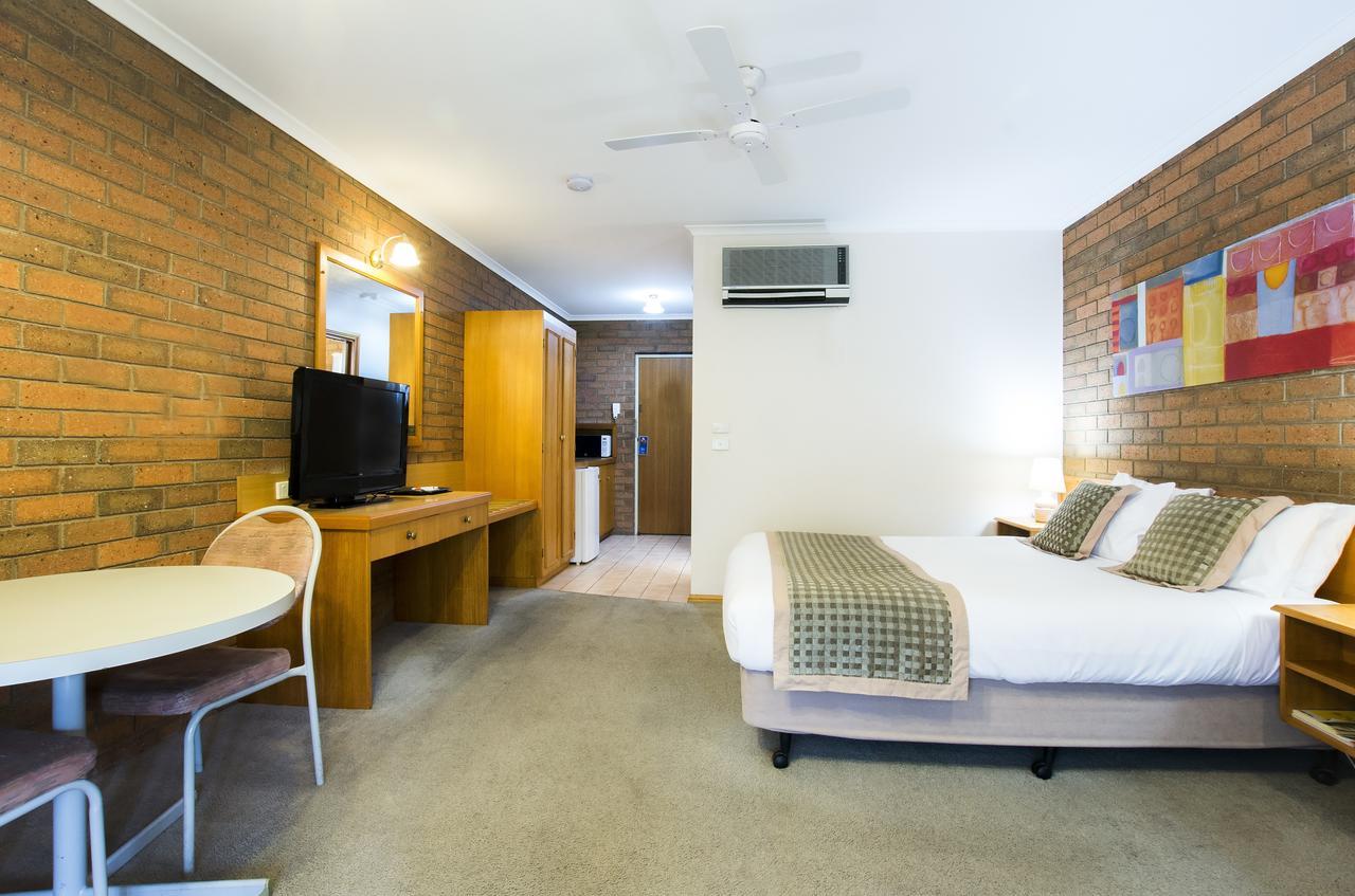 Sportslander Motor Inn โมอามา ภายนอก รูปภาพ